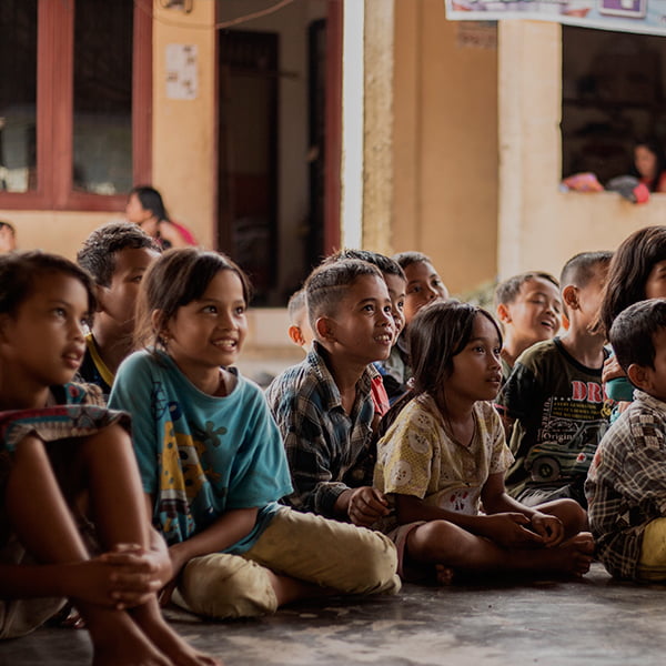 Enfants dans un pays en difficulté